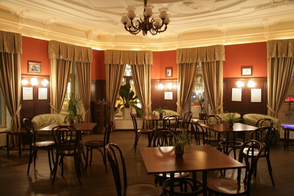 Old Vienna Hotell Sankt Petersburg Exteriör bild